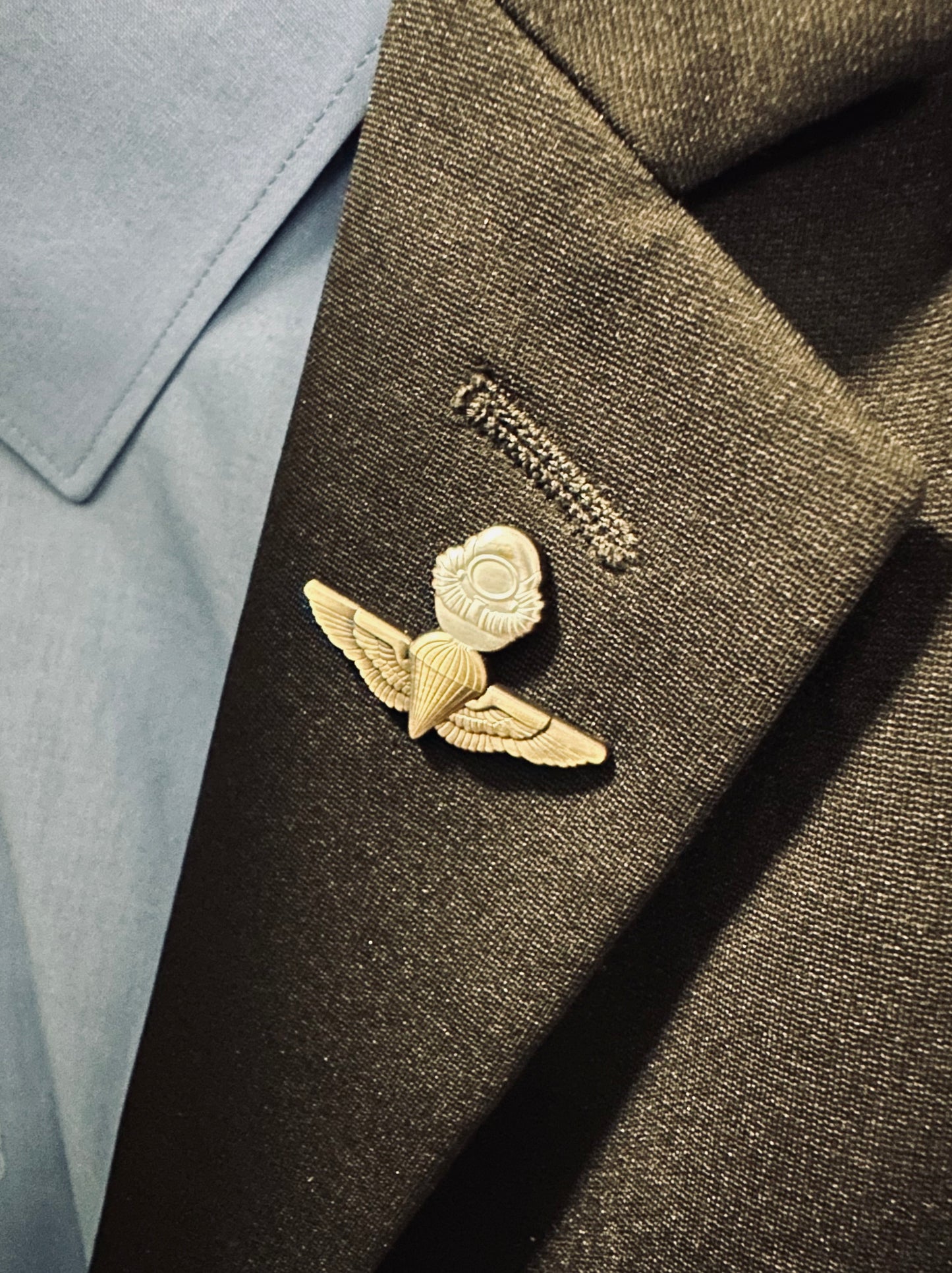 DUAL COOL LAPEL PIN (SILVER BUBBLE)