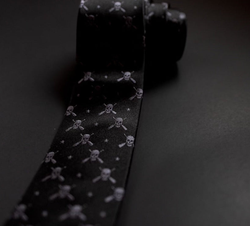 BLACKOUT SKULL & PADDLE TIE