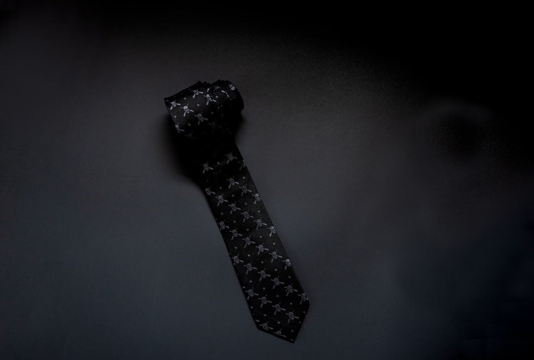 BLACKOUT SKULL & PADDLE TIE