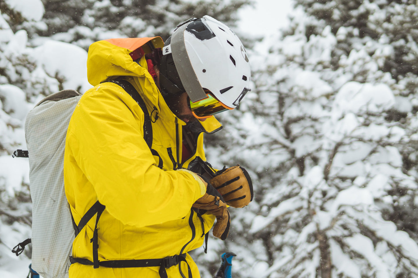 TEAM WENDY M-216 | W/ PRINCETON TEC LIGHT & SUPERIOR VENTILATION | PRO SKI HELMET