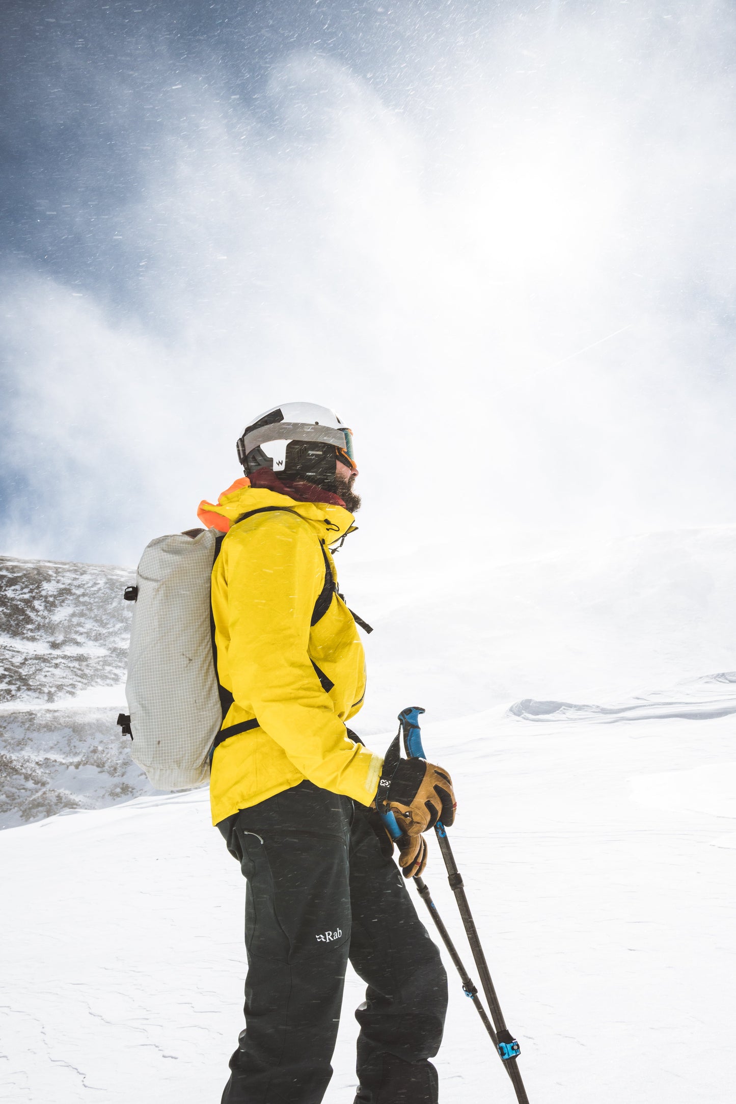 TEAM WENDY M-216 | W/ PRINCETON TEC LIGHT & SUPERIOR VENTILATION | PRO SKI HELMET
