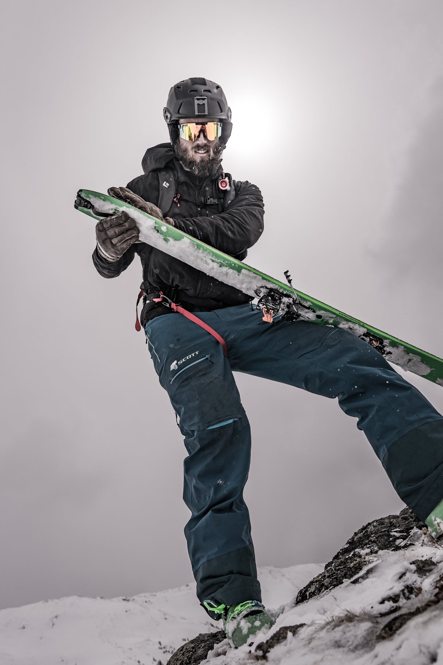 TEAM WENDY M-216 | W/ PRINCETON TEC LIGHT & SUPERIOR VENTILATION | PRO SKI HELMET