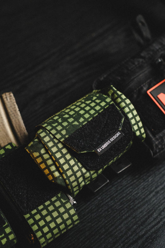 TRI-FOLD DUMP POUCH