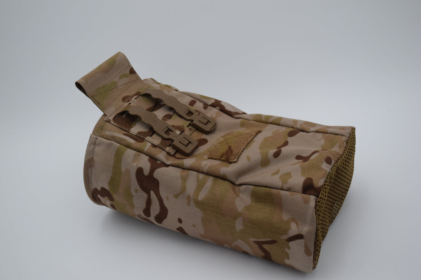TRI-FOLD DUMP POUCH