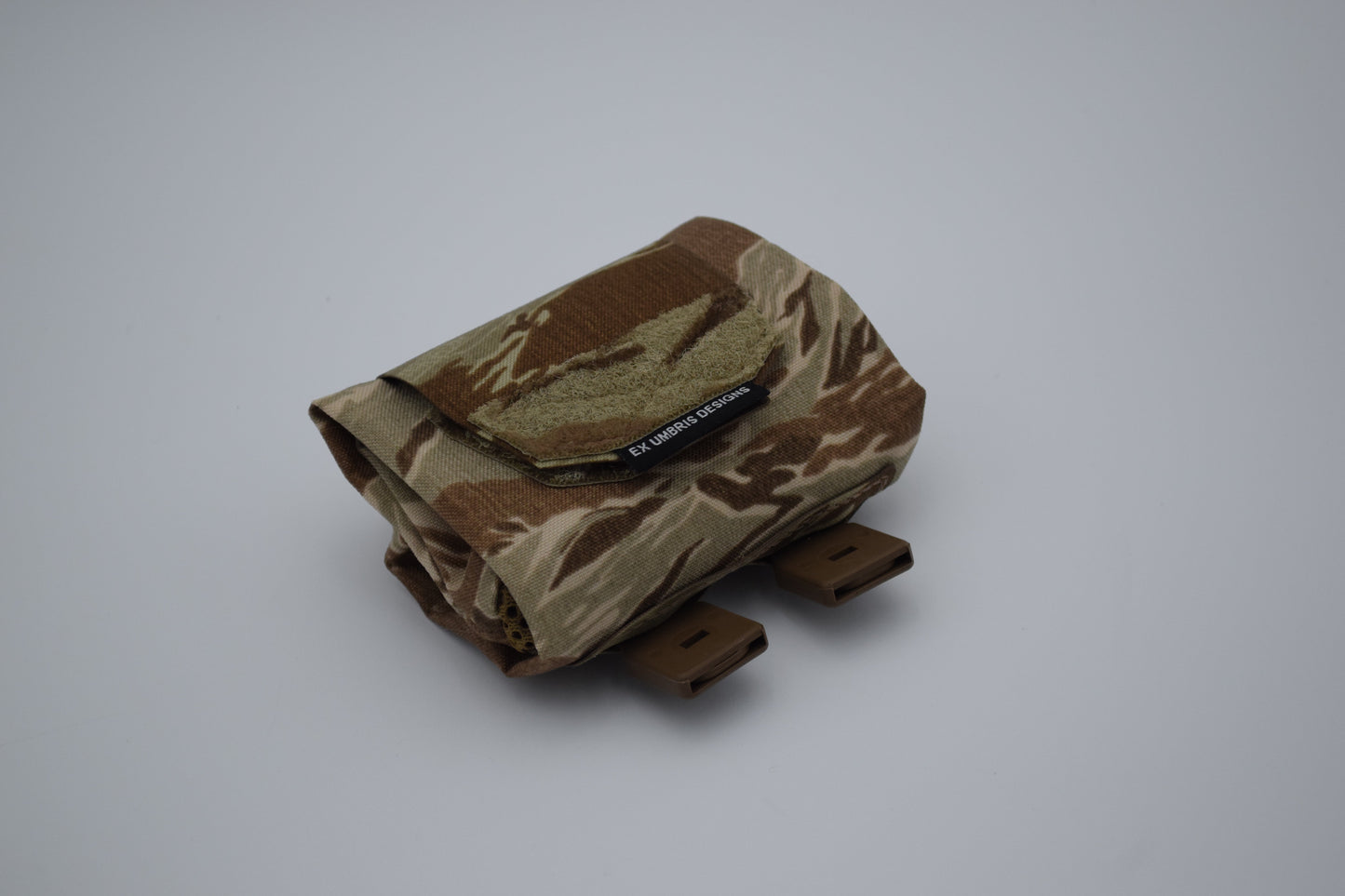 TRI-FOLD DUMP POUCH