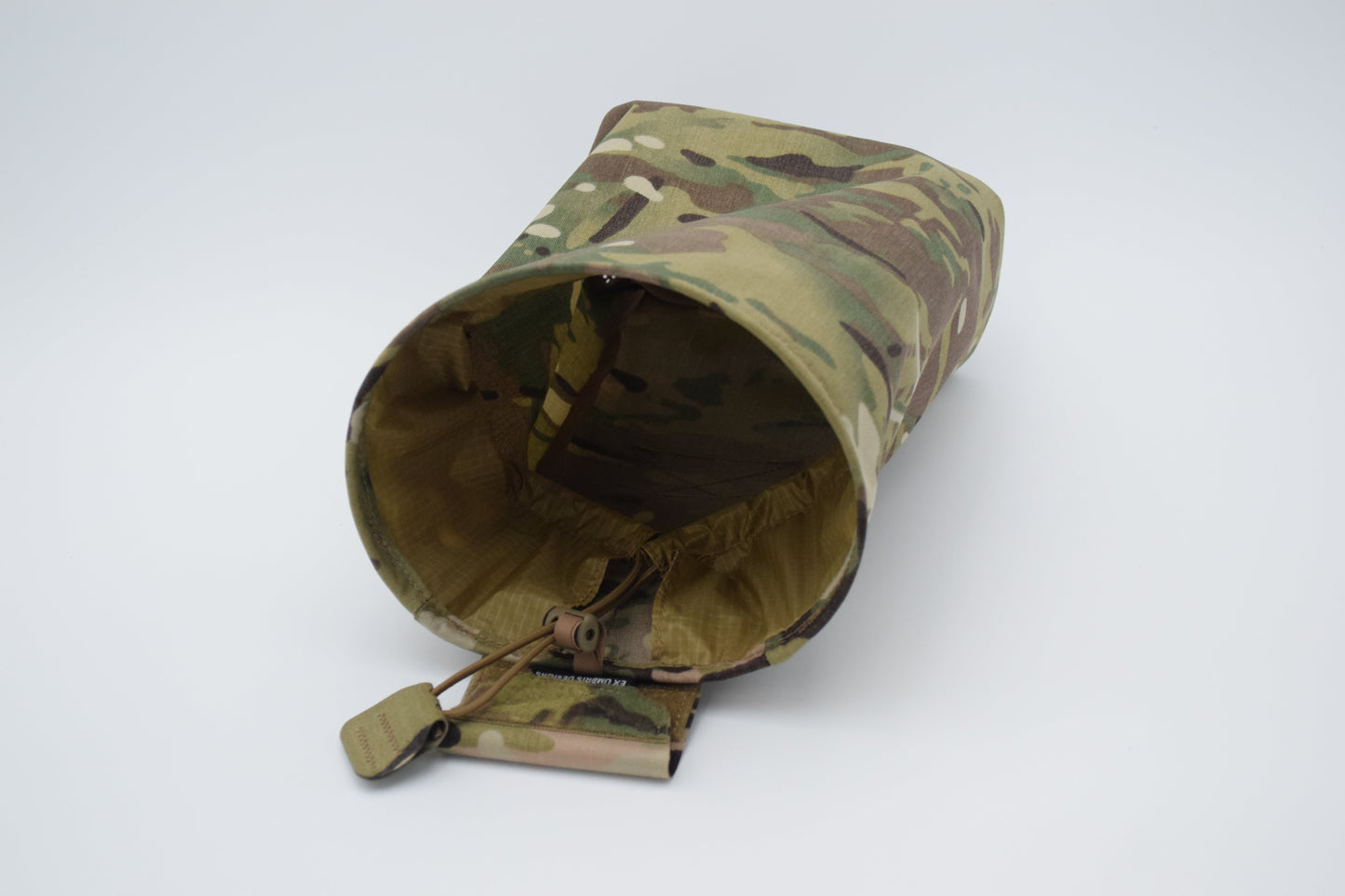 TRI-FOLD DUMP POUCH