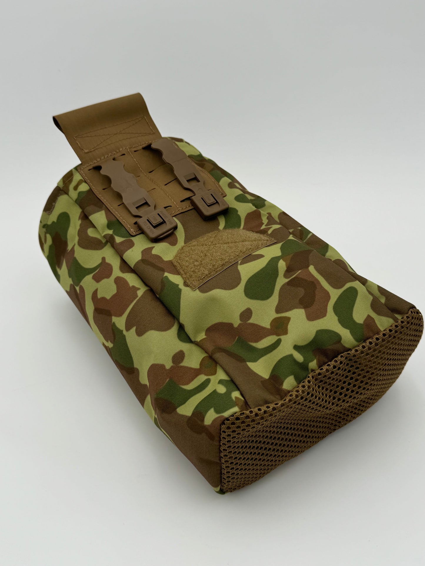 TRI-FOLD DUMP POUCH