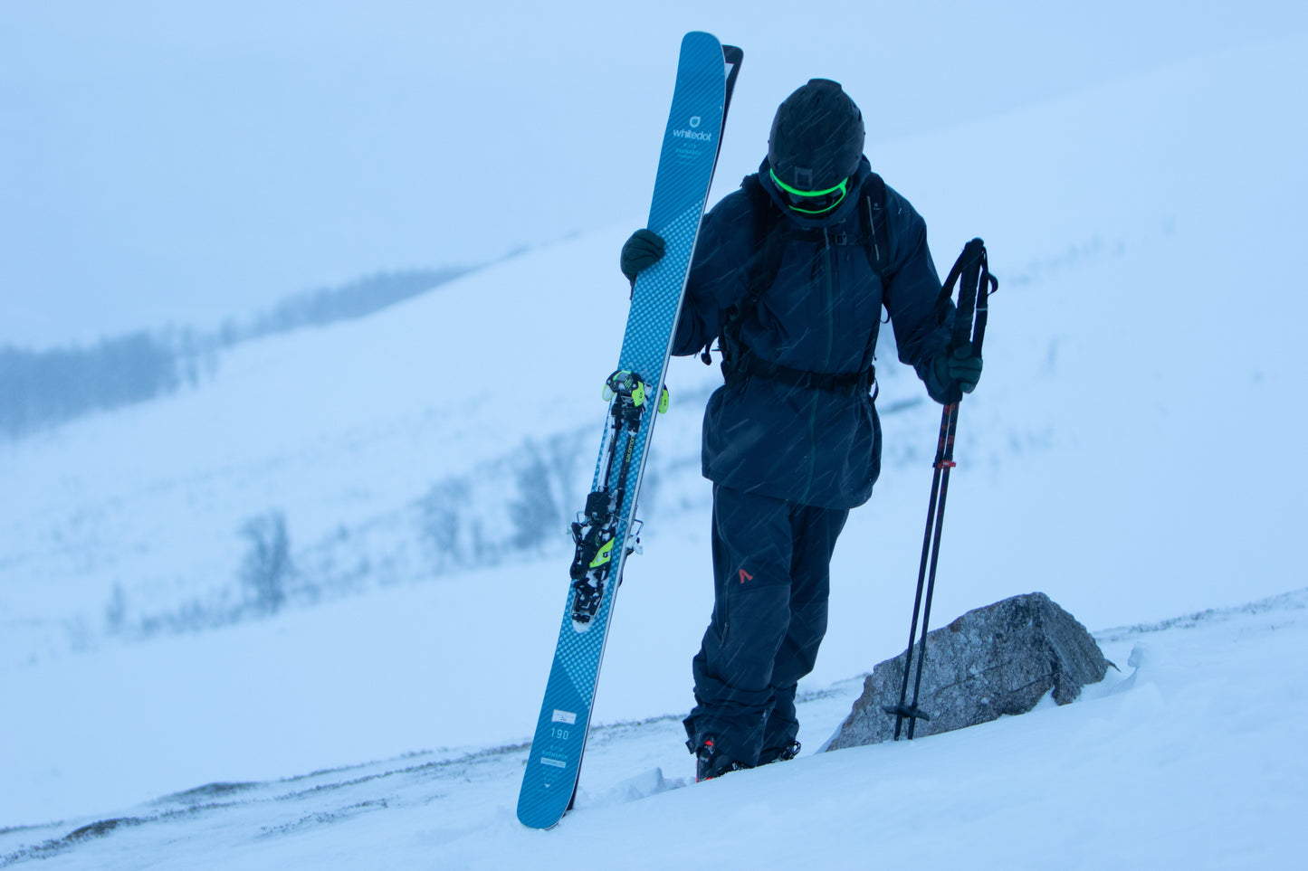TEAM WENDY M-216 | W/ PRINCETON TEC LIGHT & SUPERIOR VENTILATION | PRO SKI HELMET