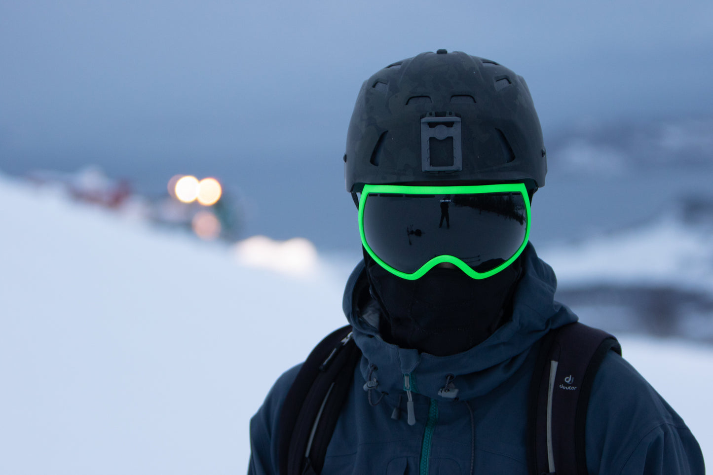 TEAM WENDY M-216 | W/ PRINCETON TEC LIGHT & SUPERIOR VENTILATION | PRO SKI HELMET