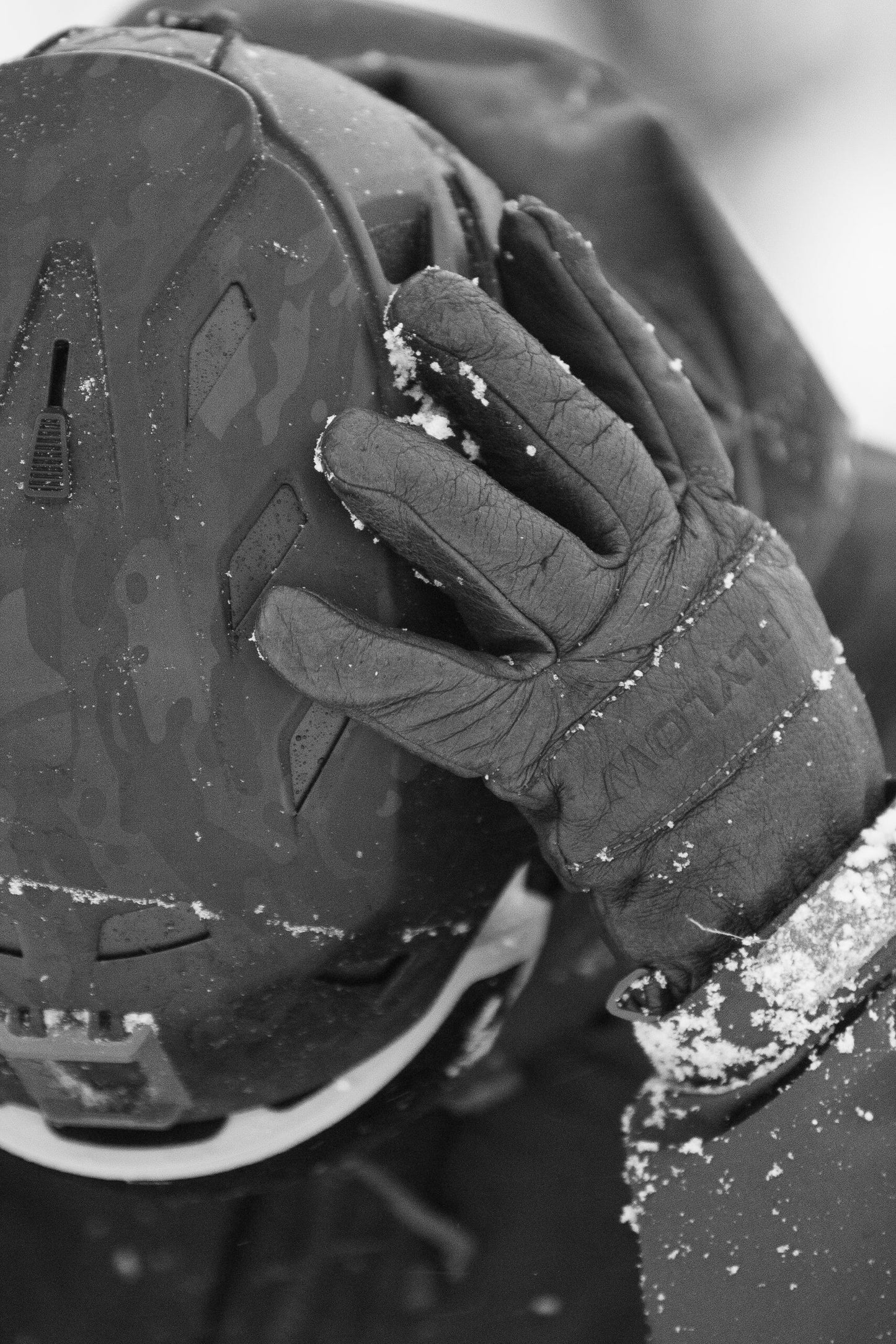 TEAM WENDY M-216 | W/ PRINCETON TEC LIGHT & SUPERIOR VENTILATION | PRO SKI HELMET
