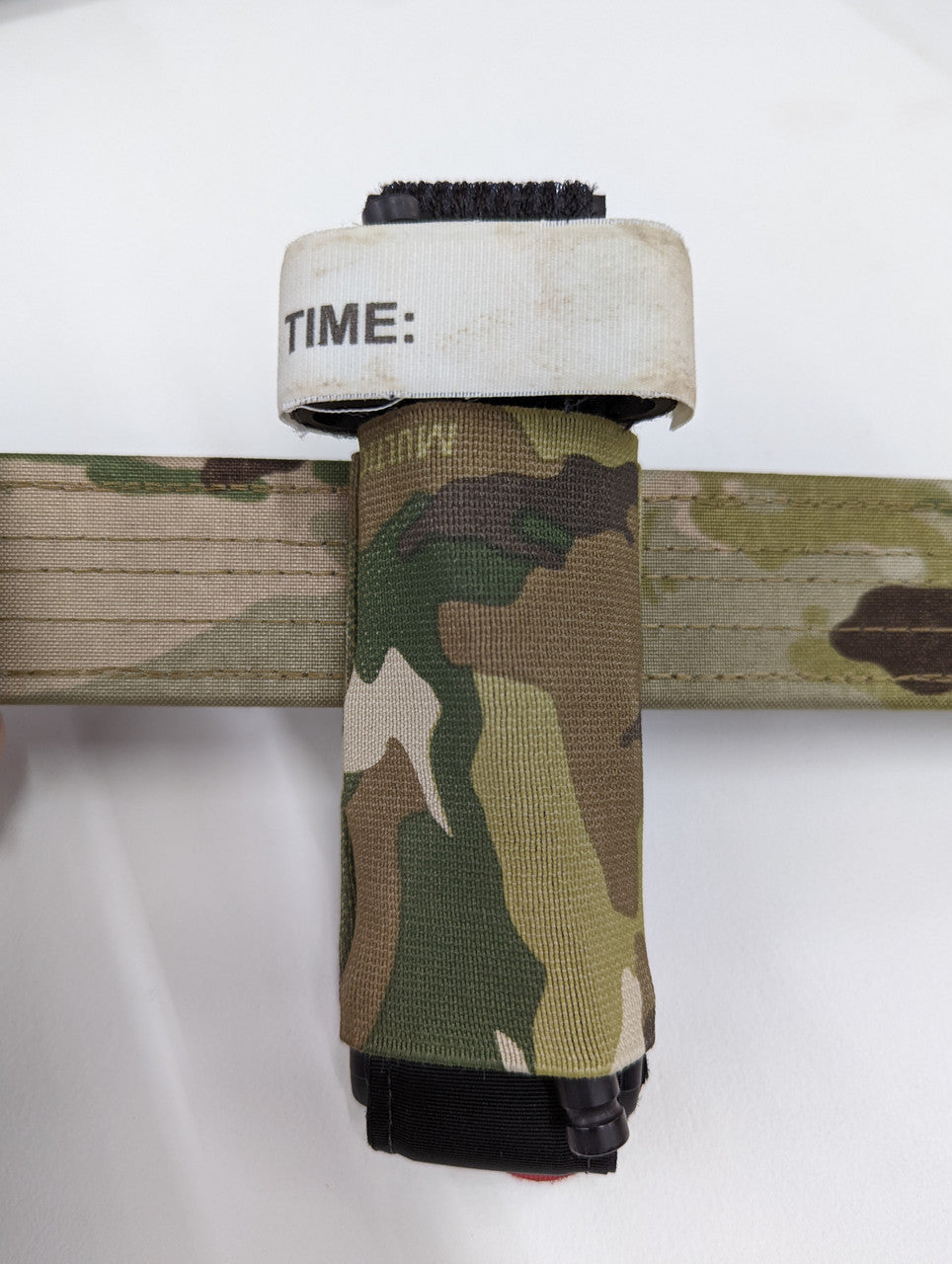 ESSTAC BELT MOUNTED VERTICAL TOURNIQUET HOLDER